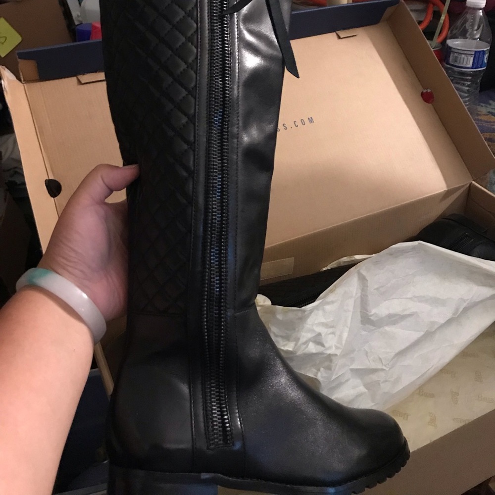 Bass size 6 Julia black over the knee boots